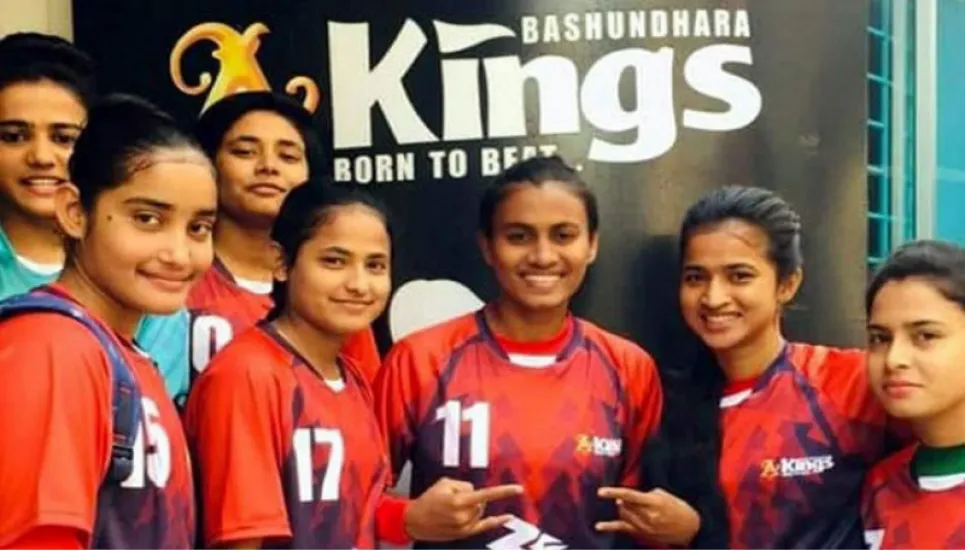 5 female footballers of Bashundhara contract COVID-19