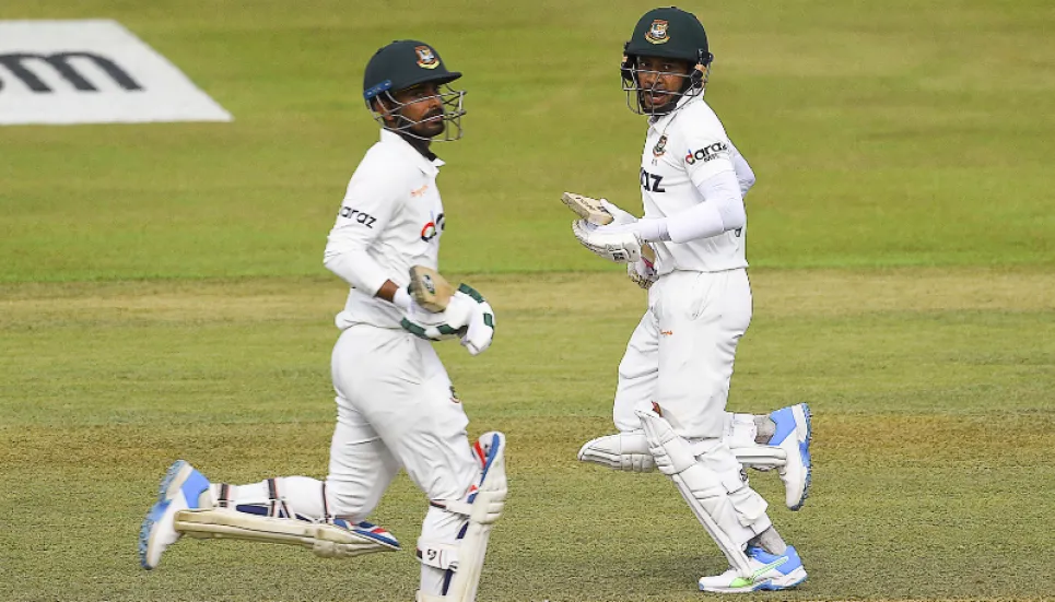 Bad light halts Bangladesh’s progress 