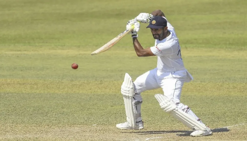 Karunaratne hits century as Sri Lanka reach 300 runs