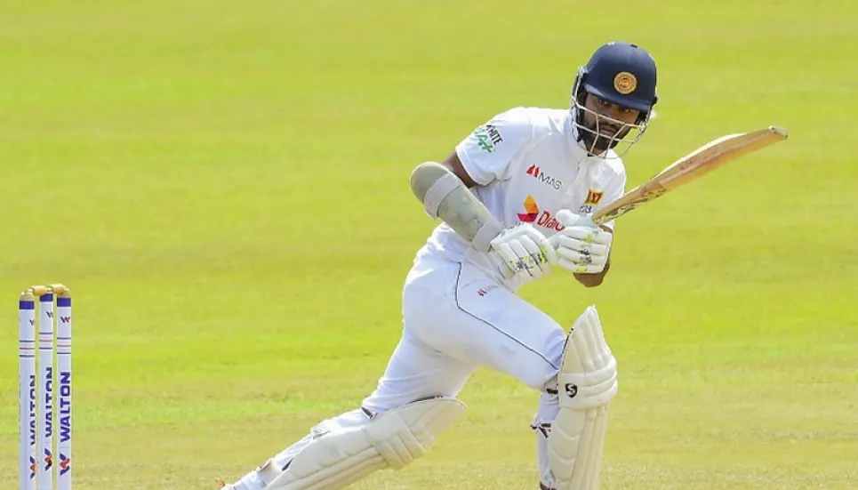 Sri Lanka off to cautious start as Bangladesh miss early chances