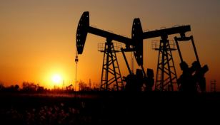 Oil producers to increase output in January despite Omicron jitters