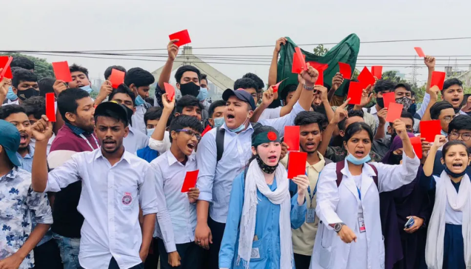 Students hold ‘red card’ demonstration at Rampura