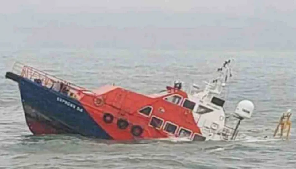 Survey ship sinks near Payra port