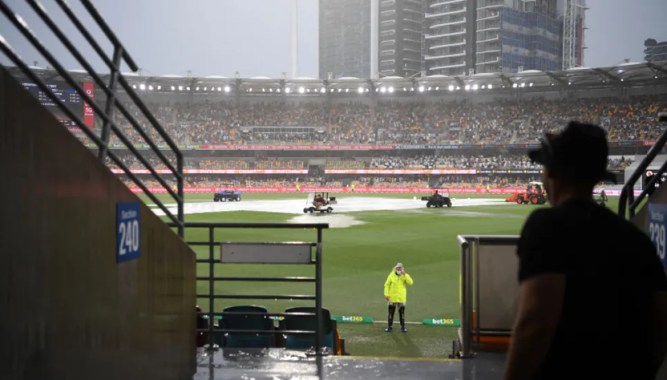 Ashes play abandoned after England 147 all out in 1st Test