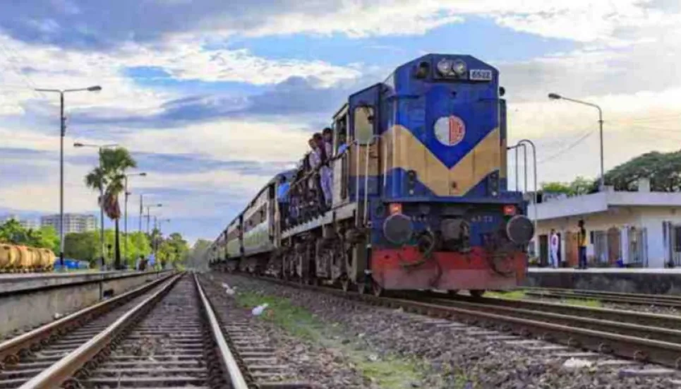 Accident halts train communications on Dhaka-Ctg route