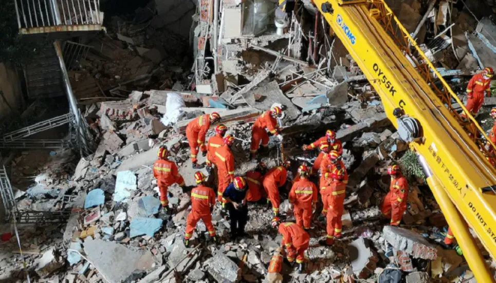 8 killed in China hotel collapse