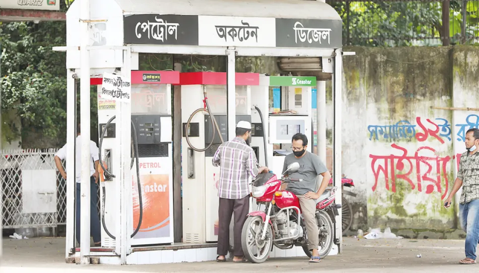 Most petrol pumps set up in Dhaka flouting distance rule
