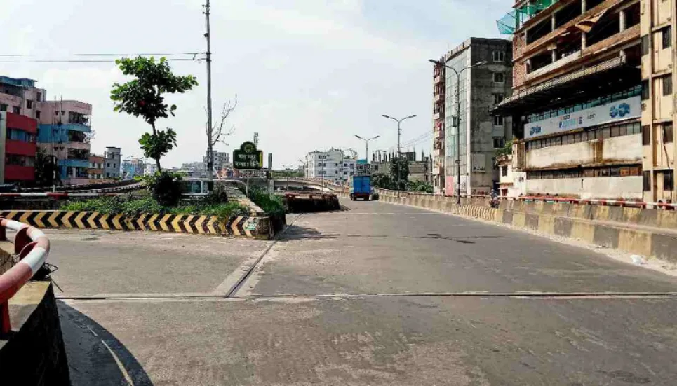 Most streets in Dhaka fall silent as lockdown returns