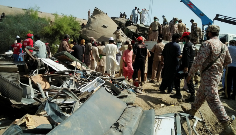 36 killed in Pakistan train accident