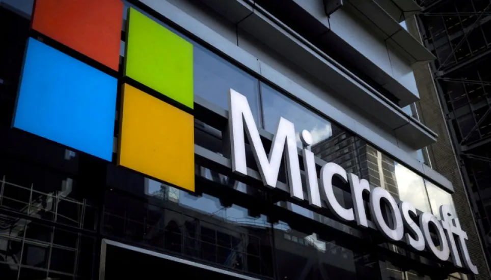 Microsoft to sell some products through experience stores