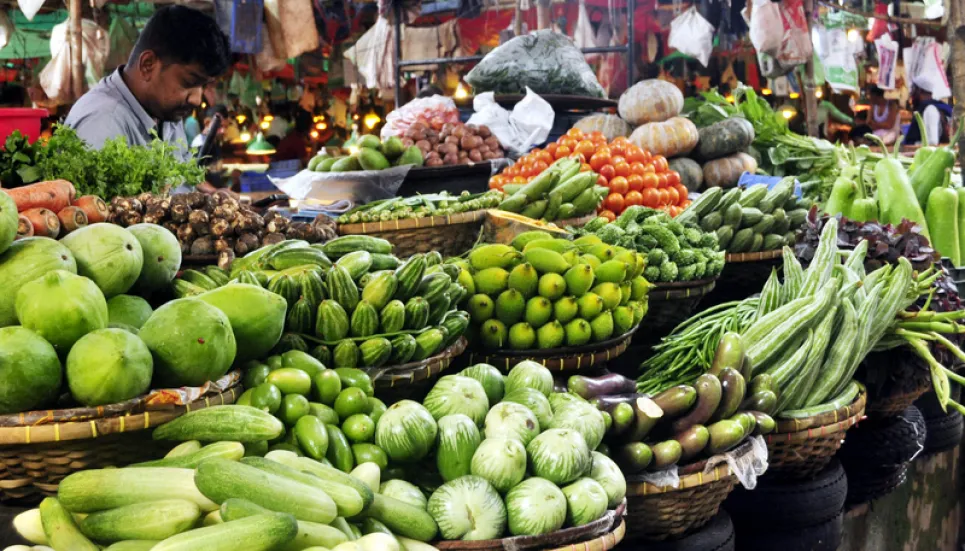 Vegetable, meat prices stable in Dhaka’s kitchen markets