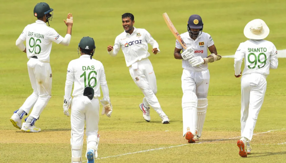 Sri Lanka set 437 for Bangladesh to win in Kandy