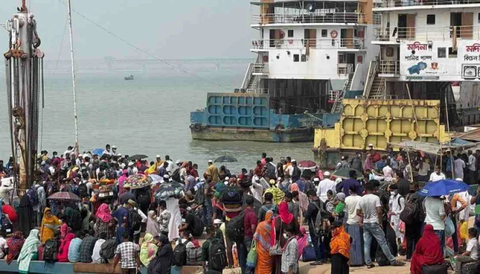 Hundreds throng Shimula jetty on last day before Eid; number of ferries increased