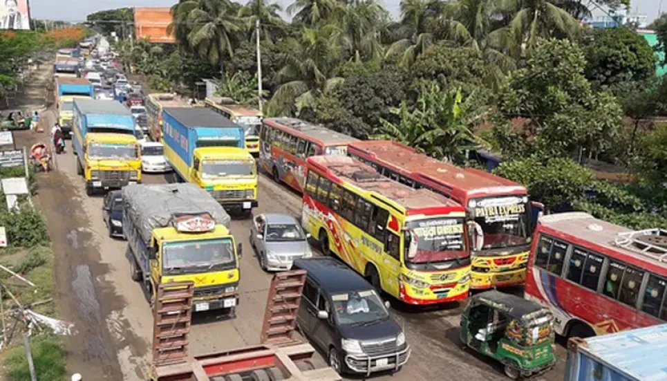 10km tailback on Dhaka-Chattogram highway