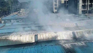 Fire guts several shops at Chattogram kitchen market