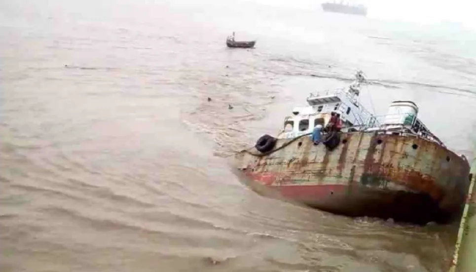 Another lighter vessel sinks near Mongla port