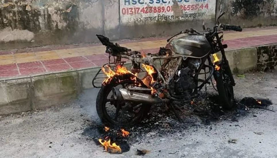 Another ride-sharing biker sets his motorcycle on fire