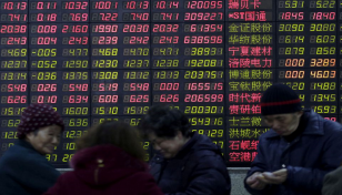 Asian shares stabilise but global growth fears nag