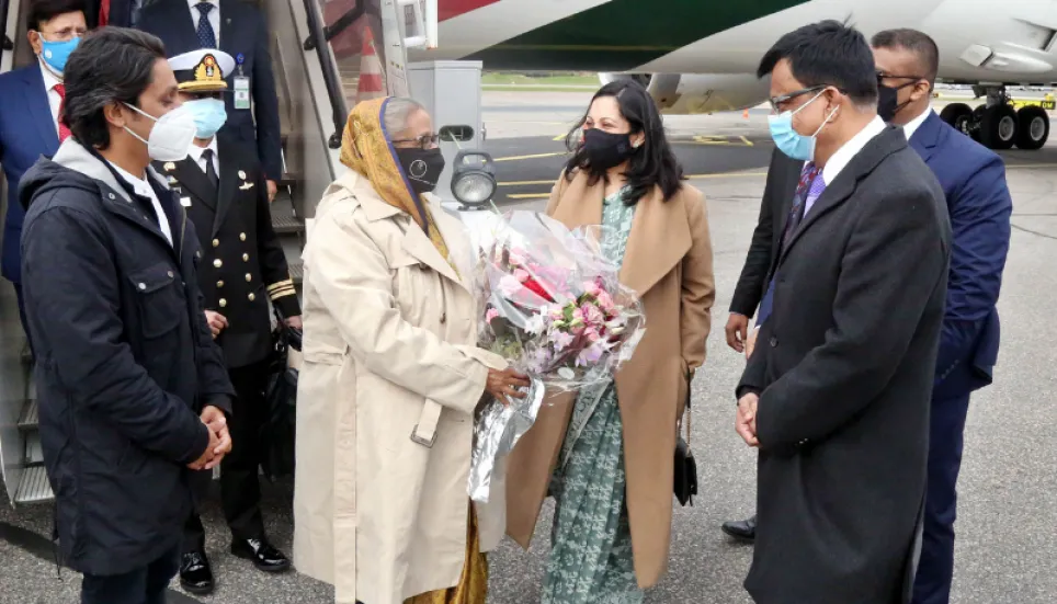 PM reaches Helsinki en route to New York