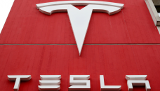 Tesla pushes US to boost fuel economy penalties