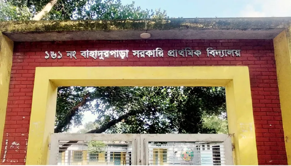 5 girl students contract Covid in Thakurgaon