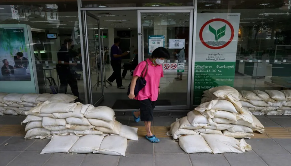 Bangkok on alert as 70,000 homes flooded in Thailand