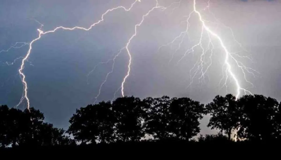 2 killed after lightning strikes firecracker factory in Mymensingh