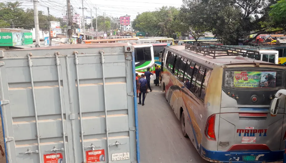 Transport workers call off indefinite strike in Dinajpur