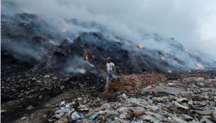 India warns nation as Delhi landfill burns