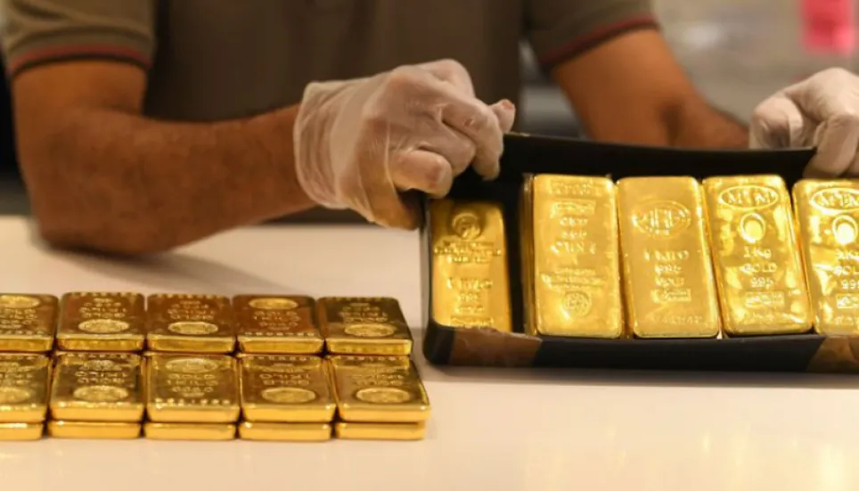 Man held with 12 gold bars in Ctg