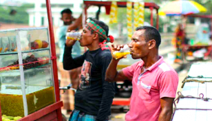 Sultry weather hits life, livelihood in Rajshahi