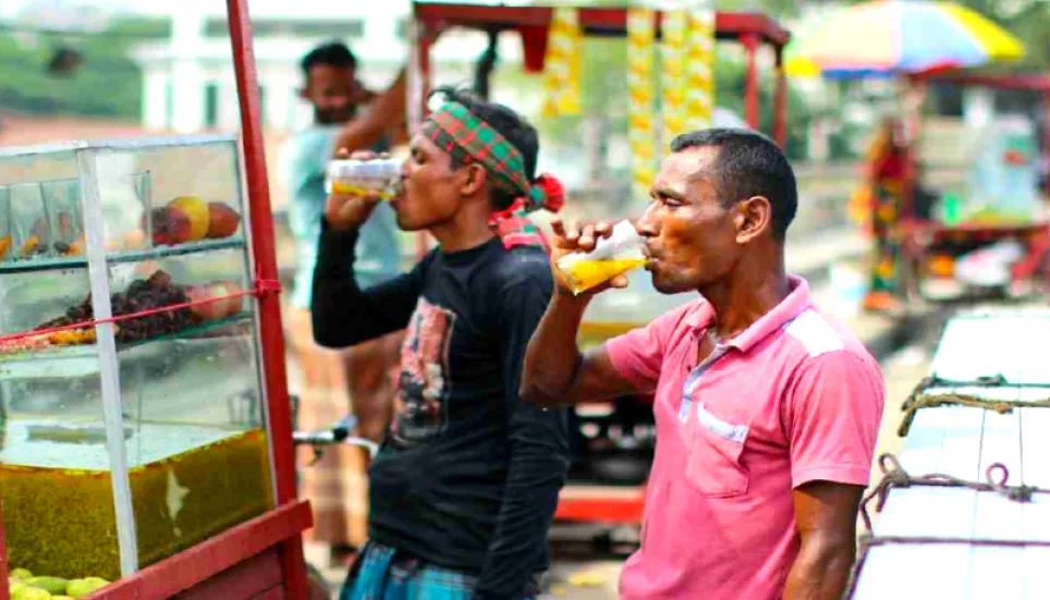 Mild heatwave sweeping over different parts of country