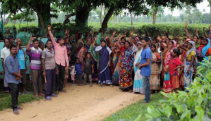 Tea garden workers’ daily wages go up by Tk 25