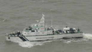 Indian Coast Guard rescues 10 Bangladeshi fishermen from Bay