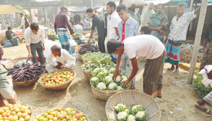 Vegetable prices soar even in peak season