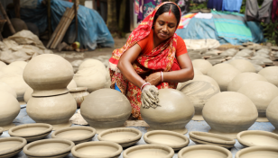 In Pictures: Pottery on the verge of extinction