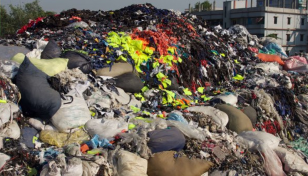 First Bangladeshi ship carrying garment waste leaves for India