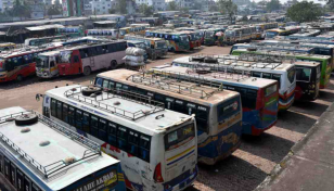 Commuters suffer as buses stay off roads in Ctg