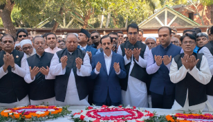 Sheikh Selim pays tribute to Bangabandhu at Tungipara