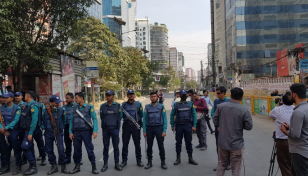 Traffic movement halted in front of BNP’s Naya Paltan office