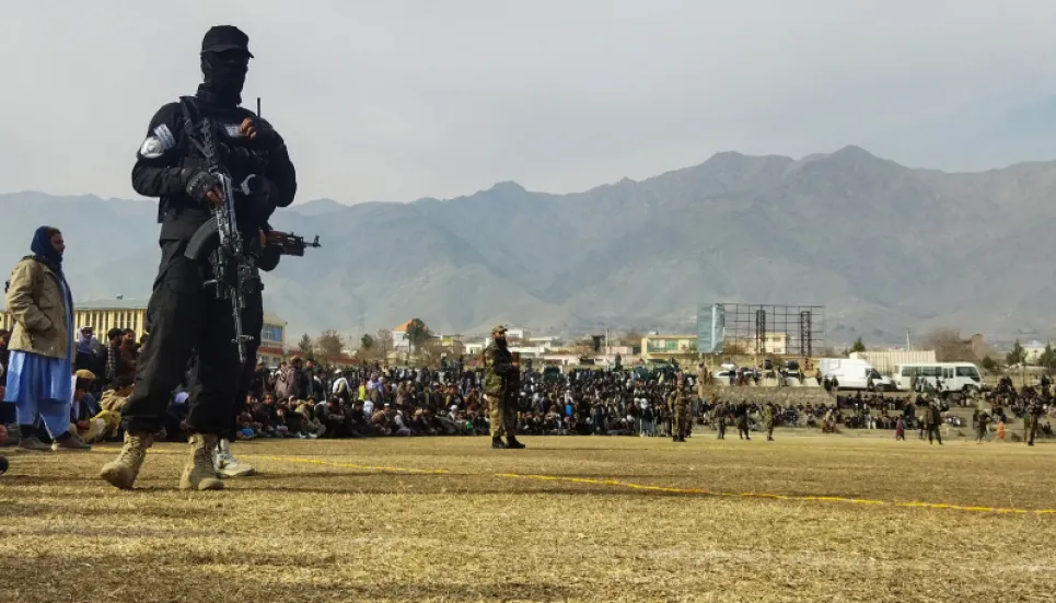 Taliban flog 27 Afghans after first public execution