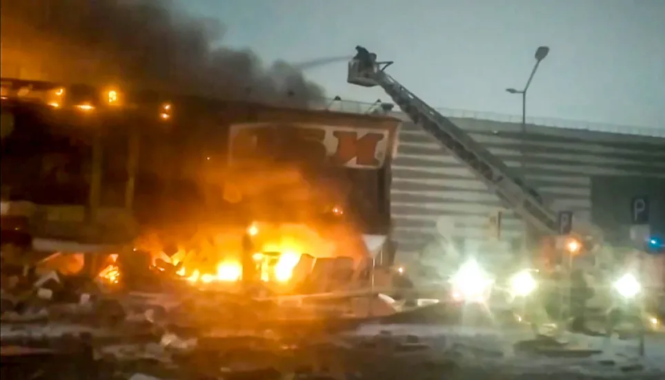 One killed in massive fire in Moscow shopping centre