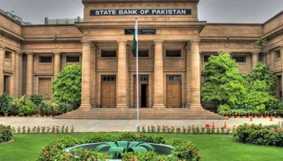 Pakistan’s forex reserves fall to near 4-year low