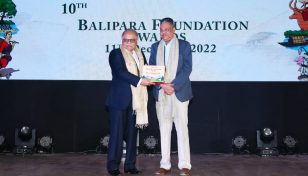 BAT Bangladesh chairman gets lifetime service award