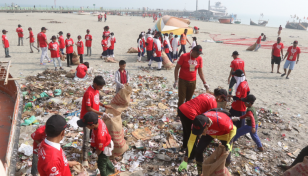 In Pictures: Coca-Cola, Kewkradong arrange coastal cleanup at St Martin's Island