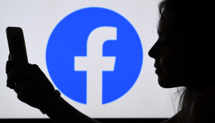 Facebook agrees to pay $725m to settle privacy suit