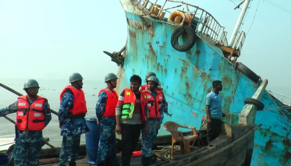 Vessel with 11 lakh litre fuel sinks in Meghna river 