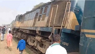 Train derails in Mymensingh