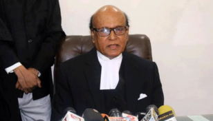 Senior lawyer Khandaker Mahbub put on ventilator