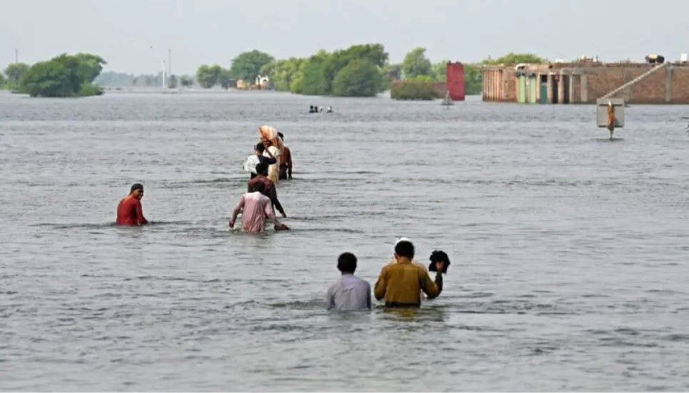 After year of climate disasters, world off-track to curb warming